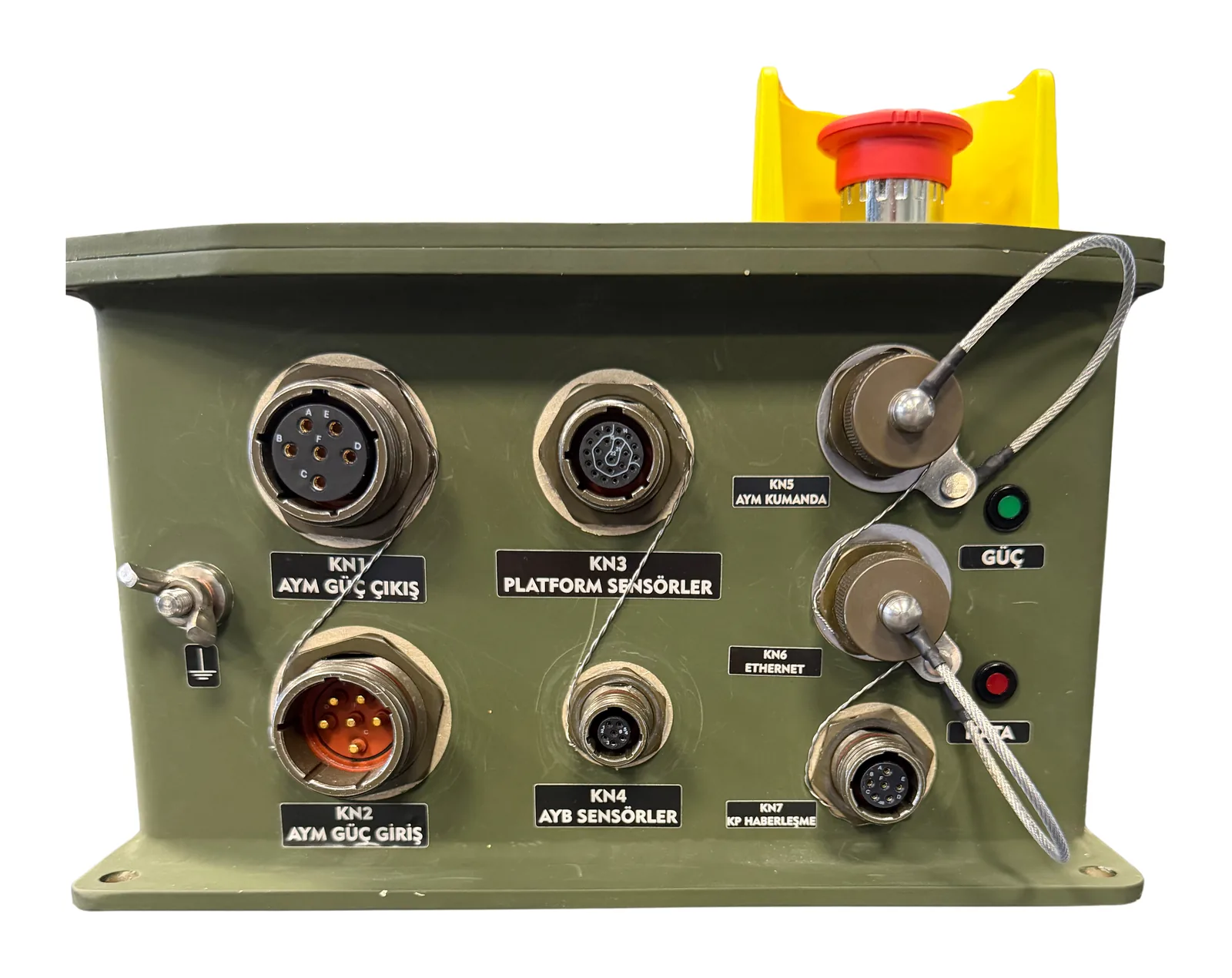 الواجهة الأمامية لـ Mil-Drive MCU-400 — 7 موصلات MIL-DTL-38999 ومؤشرات LED للتغذية والأعطال وزر إيقاف طوارئ IP67
