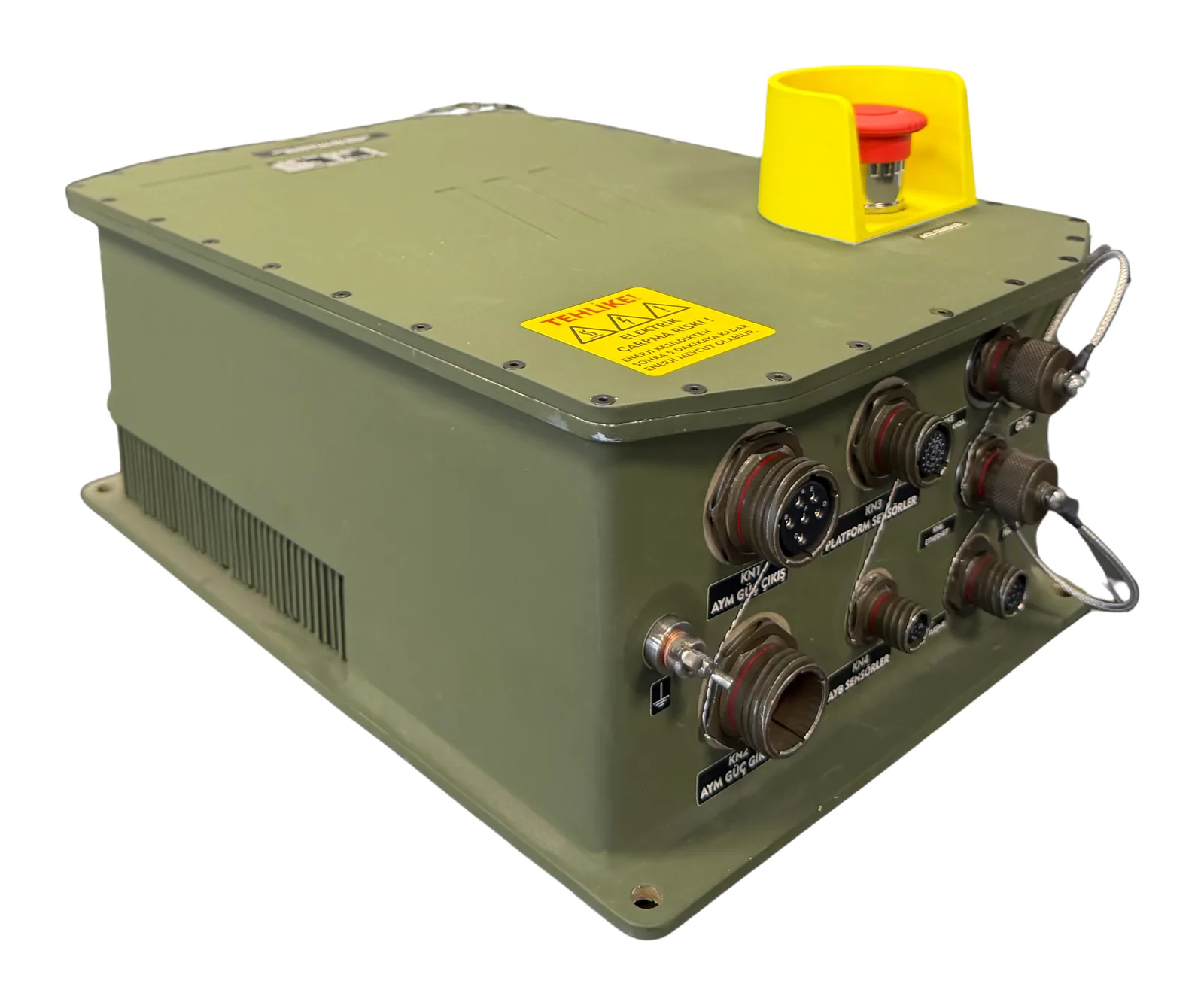 Mil-Drive MCU-400 — منظر خلفي ثلاثي الأرباع مع زعانف التبريد وواجهة الموصلات