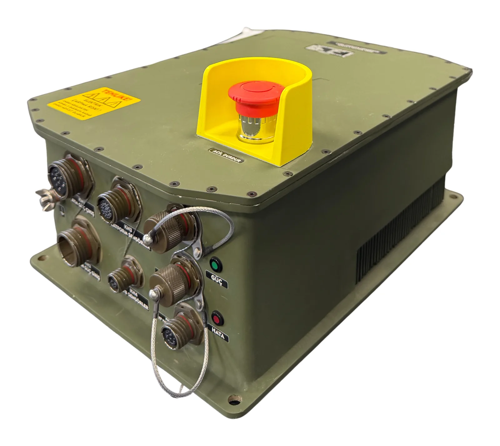 وحدة التحكم في المحرك العسكرية Mil-Drive MCU-400 — منظر علوي ثلاثي الأرباع مع زر طوارئ محمي وواجهة الموصلات